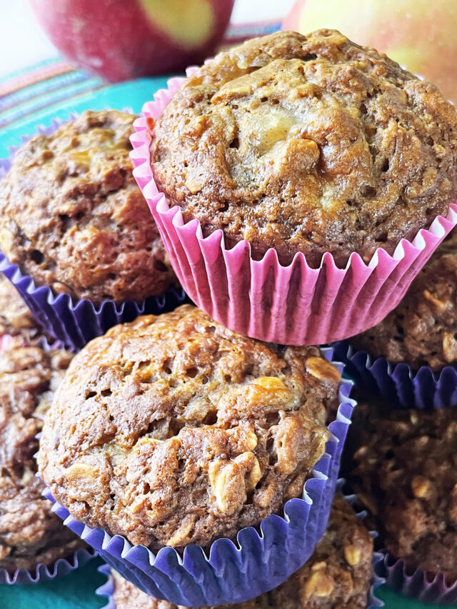 Easy Applesauce Banana Muffins Made in 1 Bowl! Easy Breakfast Ideas